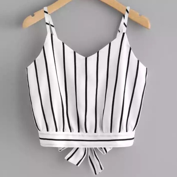 ✅✅NEW!! V neck crop cami - Picture 1 of 4